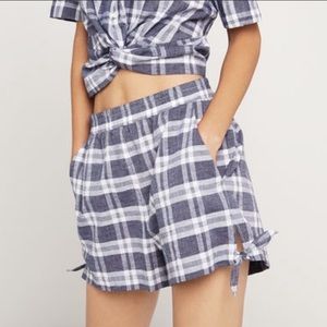 Like NEW Blue & White BCBG Generation Shorts